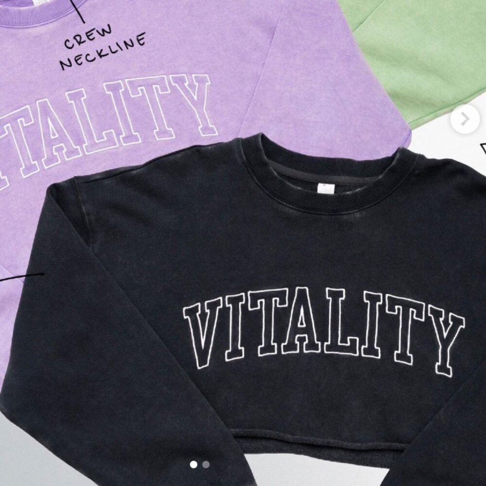 Like New! Vitality Warm Up Raw Hem Crop‎ Crewneck Sweatshirt - Size M